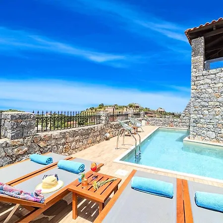 Acrothea Heated Pool Villa *